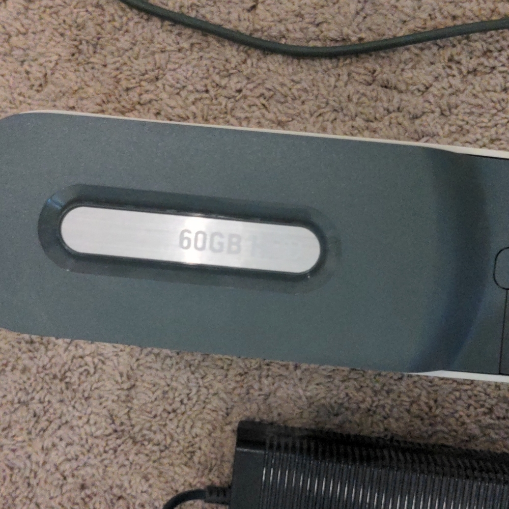 Xbox 360 Console - Picture 5 of 6